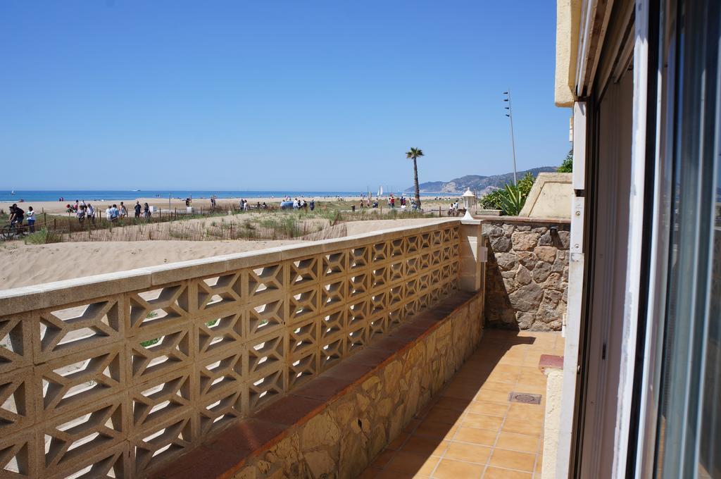 Don Ernesto Castelldefels Exterior photo